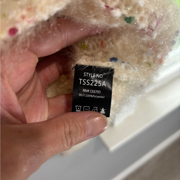 POL Oversized Chunky Fuzzy Confetti Balloon Sleeve Knit V Neck Sweater Medium - Picture 3 of 8